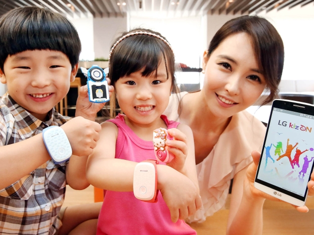 LG Launches KizON Wristband to Help Parents Keep Track of Their Kids