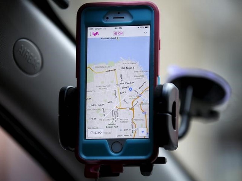 Lyft and GM Roll Out Car Rental Program to Attract More Drivers