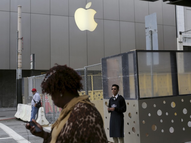 Advocates for Blind, Deaf Want More From Apple