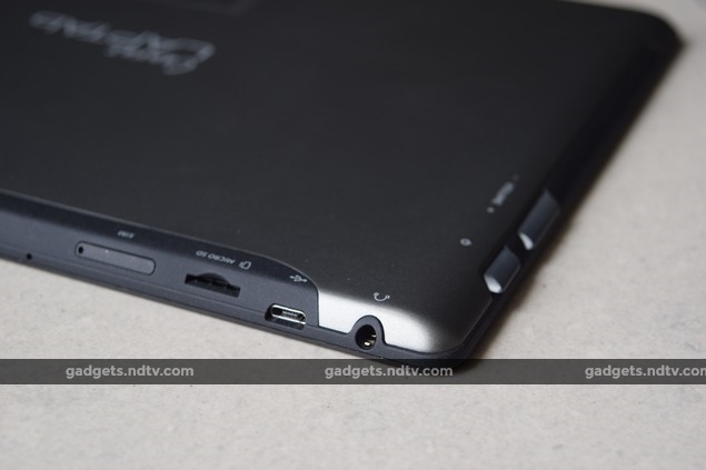 micromax_canvas_laptab_lt666_ports_ndtv.jpg