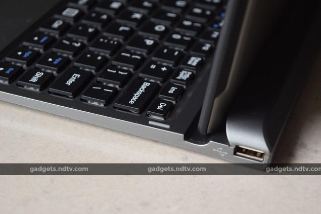 micromax_canvas_laptab_lt666_usb_ndtv.jpg