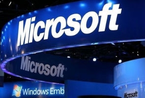 Microsoft to open 'pop-up' stores on October 26