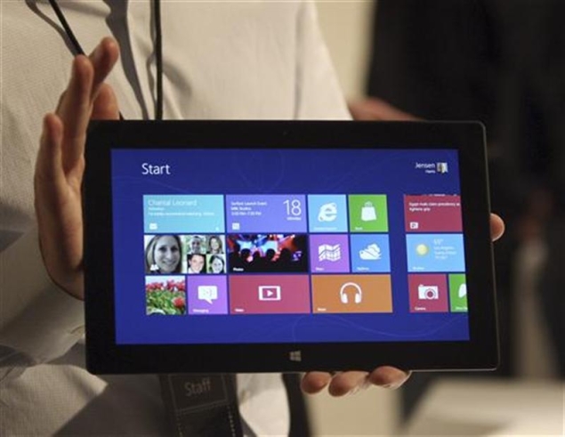 Tech spotlight shifts to Microsoft Windows 8, Surface Tablet