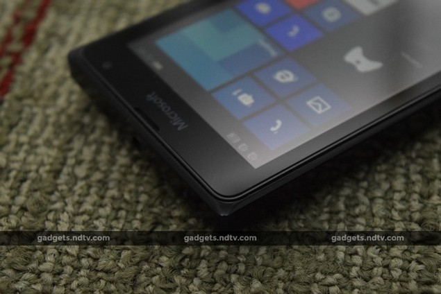 microsoft_lumia_532_dual_sim_corner2_ndtv.jpg