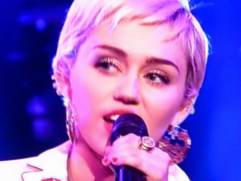 Miley Cyrus to Star in Woody Allen Series for Amazon