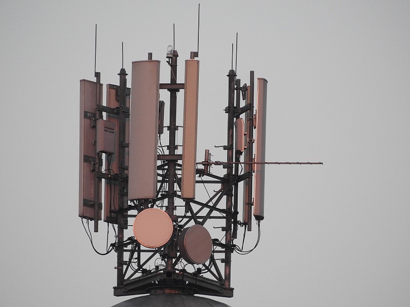 Telecom Panel Sets 1 Percent Spectrum Usage Charge for 2500MHz Band