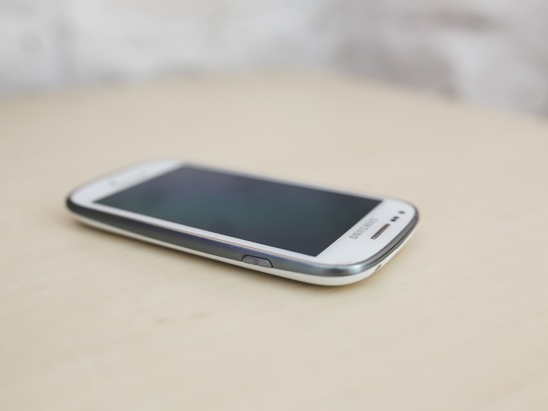 Government Imposes Rs. 323-Crore Fine on Operators for CAF Violations