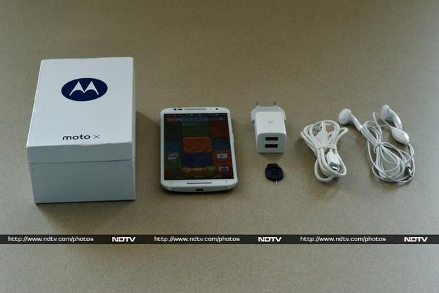 motorola_moto_x_(gen2)_box_ndtv.jpg