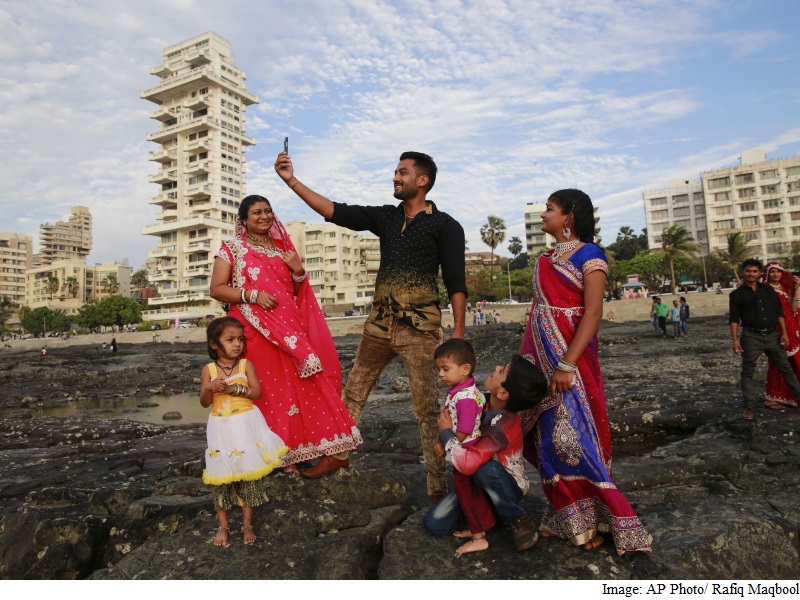 Mumbai Sets No-Selfie Zones as Deaths Linked to Selfies Rise