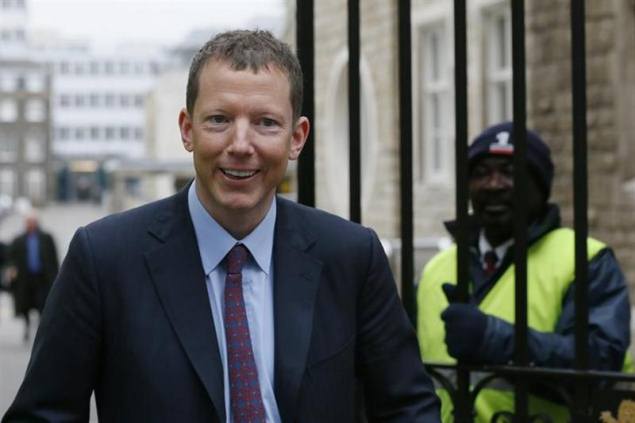 How to run or ruin a company in 140 characters