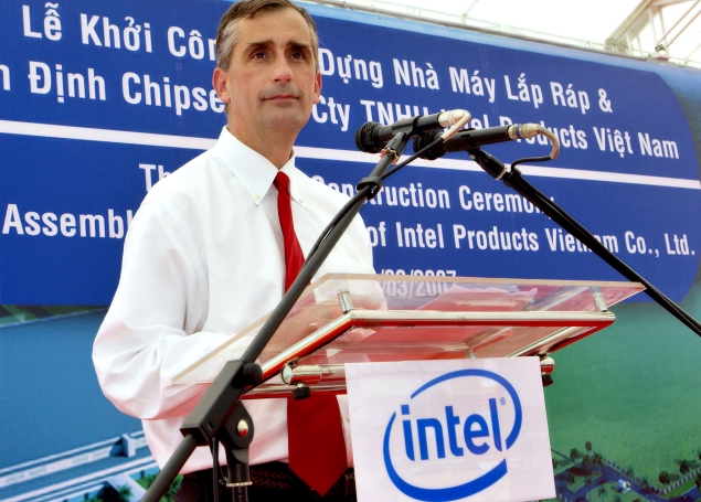 New chief at Intel aims to expand chipmaking