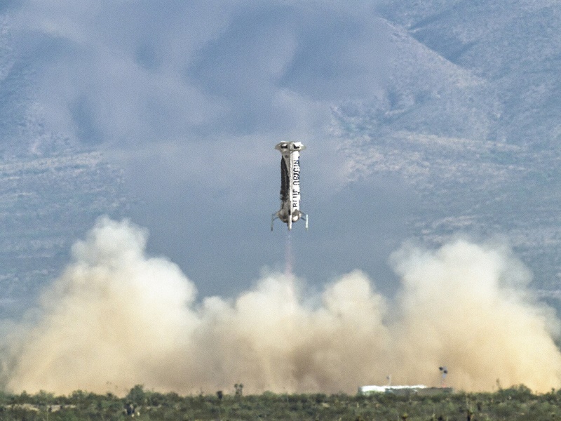 Bezos' Firm Rocket Passes Landing and Parachute-Failure Tests