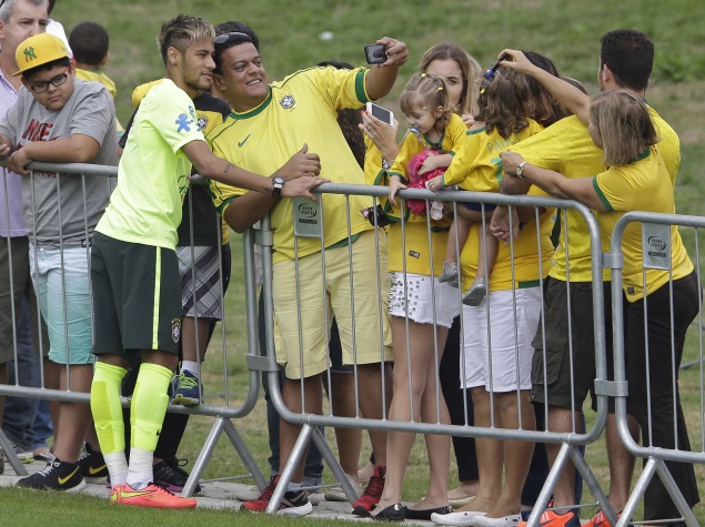 World Cup of Selfies: From Neymar to Merkel