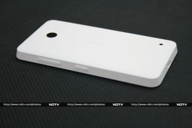 nokia_lumia_630_rear_ndtv.jpg