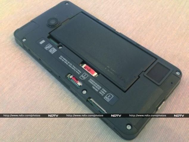 nokia_lumia_630_without_rear_cover_ndtv.jpg