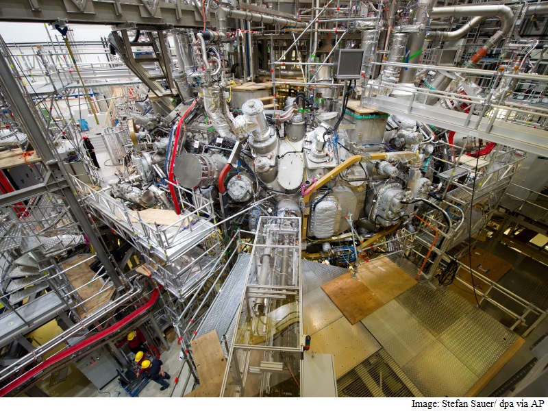Scientists to Inject Fuel in Experimental Fusion Device