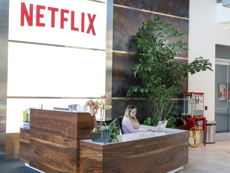 Netflix's Stunning Admission: It Throttles Video Speeds for Some Customers