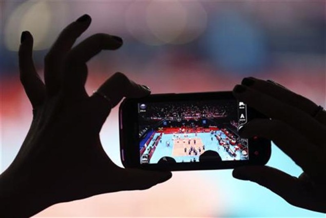 InTouch interface developed, allows media transfer via touch between devices