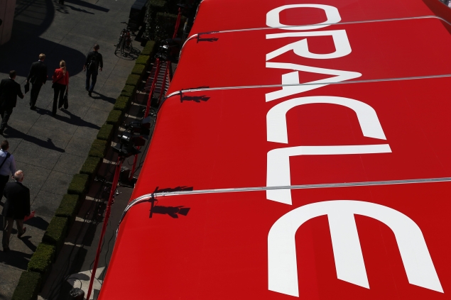 Oracle buys web firm Eloqua to boost cloud presence