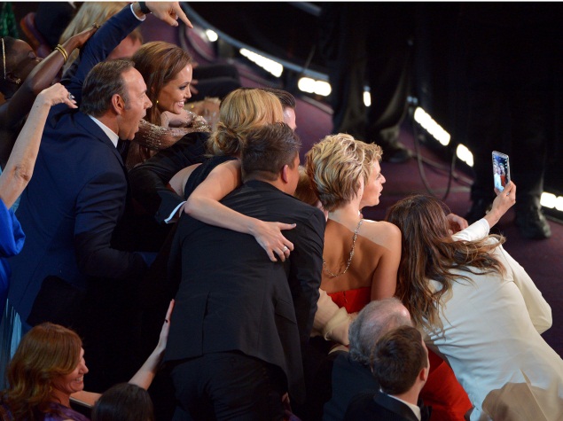 oscar_selfie_back_ap.jpg