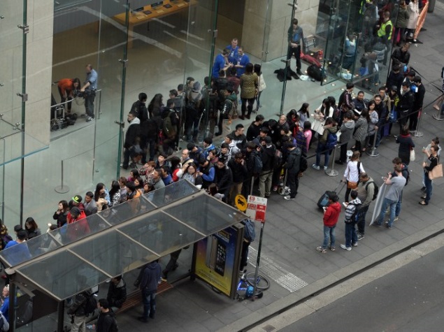 iPhone 6 and iPhone 6 Plus Launch Greeted by Long Queues in Japan, Australia