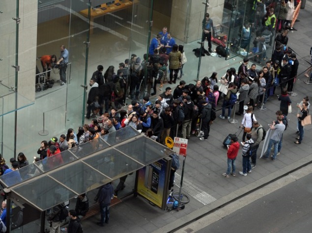 Apple Faithful Line Up For iPhone 6, iPhone 6 Plus