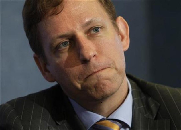 Facebook's director in spotlight after cashing out