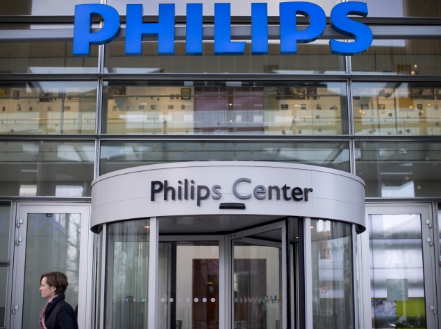 Philips sees first-quarter net profit slide