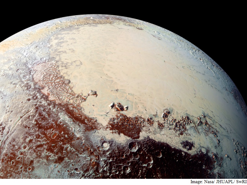 Pustaka Digital Indonesia: Ini Foto Permukaan Pluto dari Jarak Terdekat ...