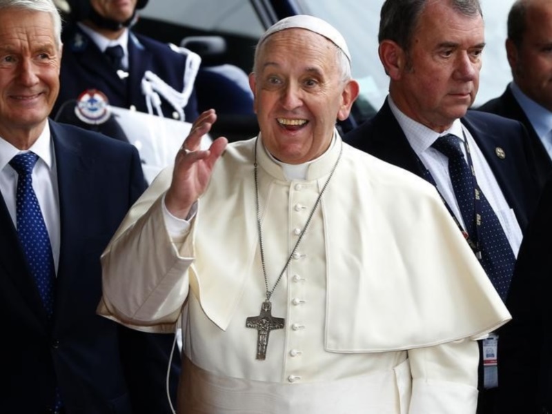 Pope Francis: Tech Dinosaur to Twitter Superstar