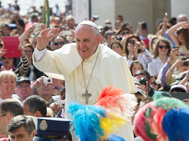 Seeking God by Hashtag: Pope Sparks Filipino Social Media Frenzy