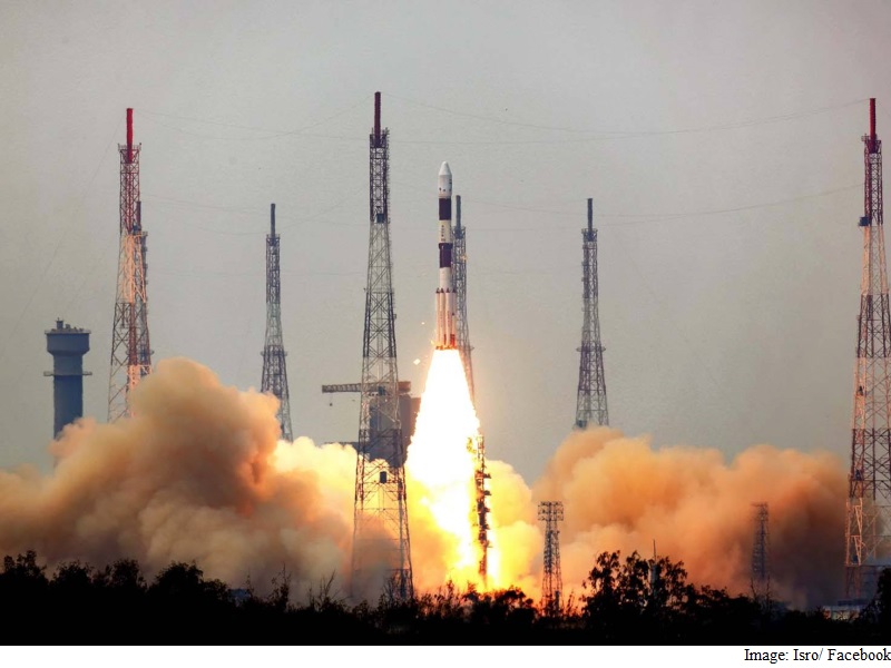 Isro Looks to Domestic Industry to Build Launch Vehicles in 3-4 Years