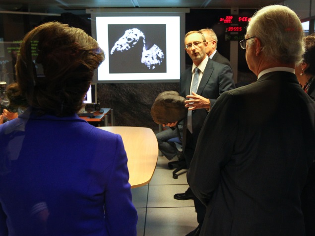 Rosetta Spacecraft to Swoop Down on Comet in February: ESA