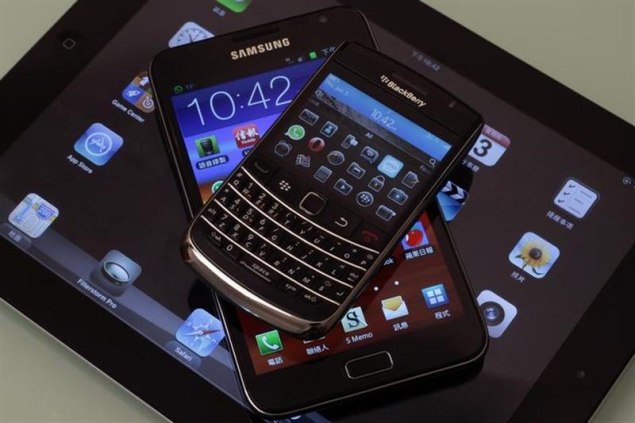 Apple, Samsung face Chinese threat in smartphones race