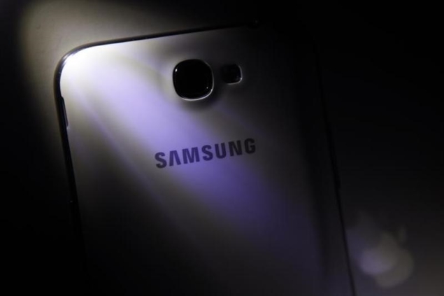 Samsung Galaxy smartphone with wraparound display in the works: Report