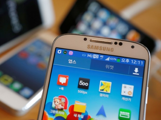 Samsung Mobile Executives Said to Leave After Profit Slide