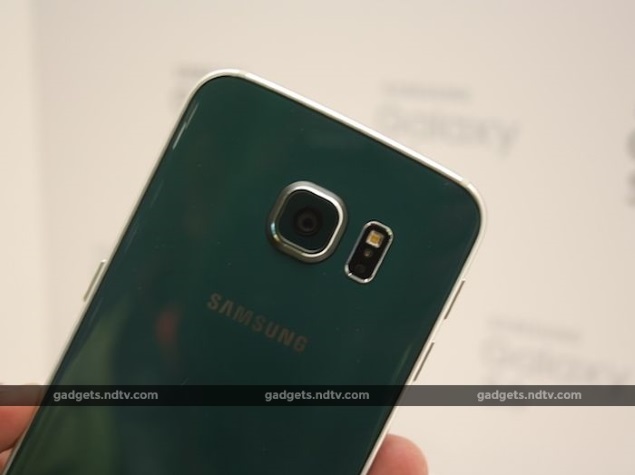 Some Galaxy S6 Users Report Camera Flash Issues, Samsung Promises Fix