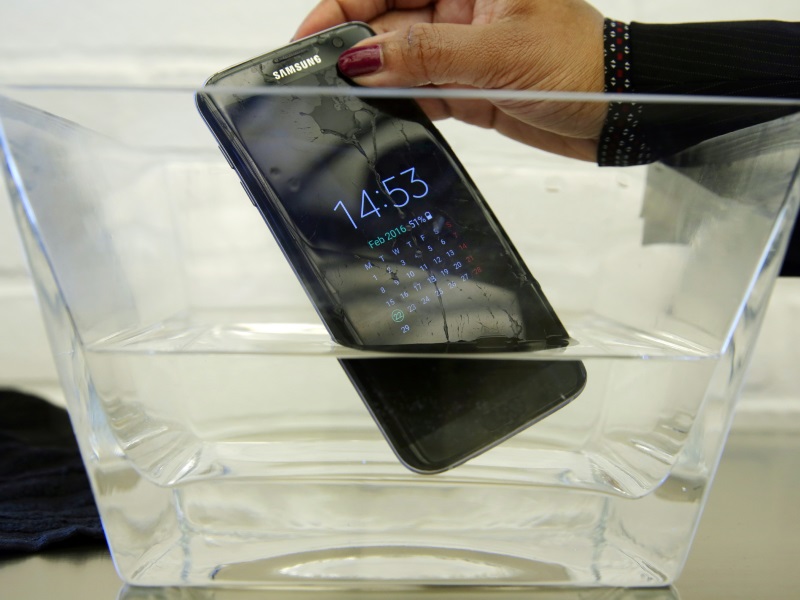 Samsung Galaxy S7, S7 Edge Survive Water, Not Falls: SquareTrade Study