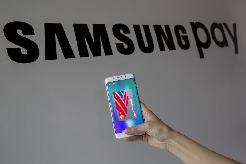 Samsung Takes Fight to Apple With Mobile Wallet Strategy
