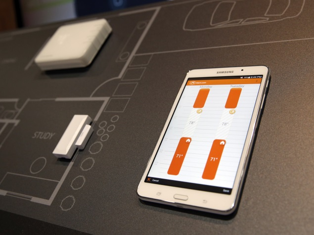 CES 2015 Press Day Roundup: Curved Phones, Smarter Homes, Fuel Cells