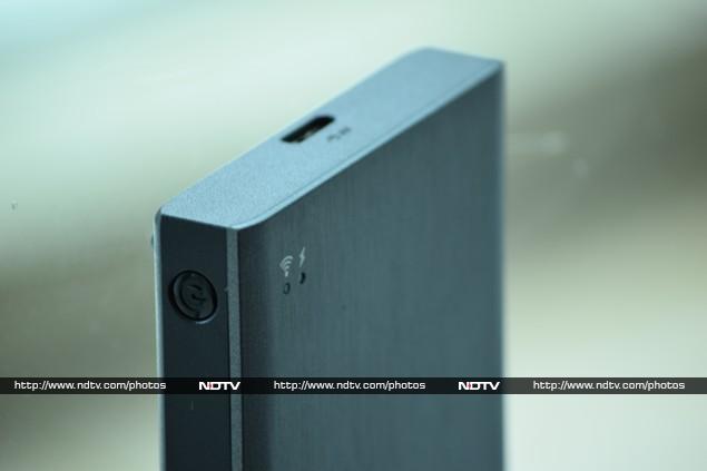 seagate_wireless_plus_upright_ndtv.jpg