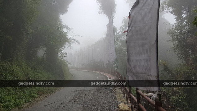 sikkim_fog_road_ndtv.jpg