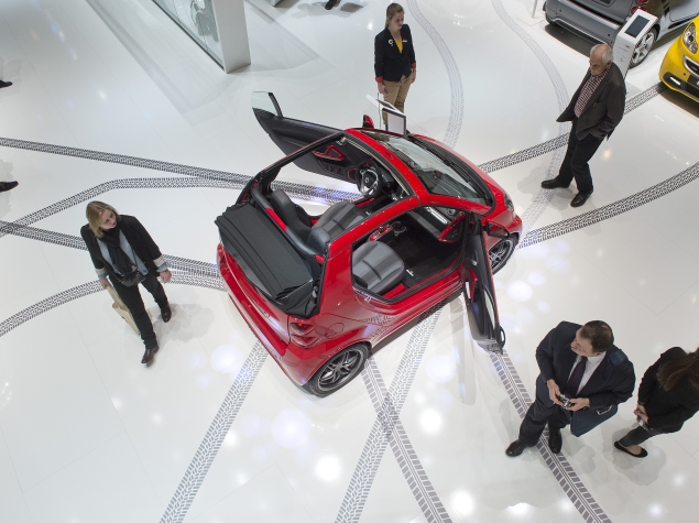 Electric Cars Could Soon Be Charged by Their Own Bodies Electric Cars Could Soon Be Charged by Their Own Bodies