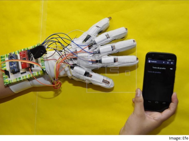 New Smart Glove Can Translate Sign Language