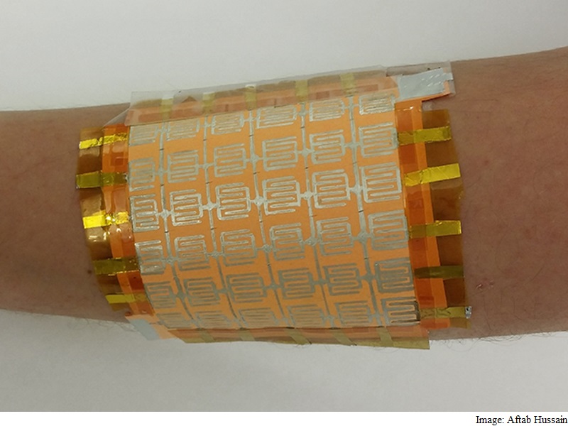 Scientists Make 'Smart Skin' With Posts-Its, Foil, and Tape