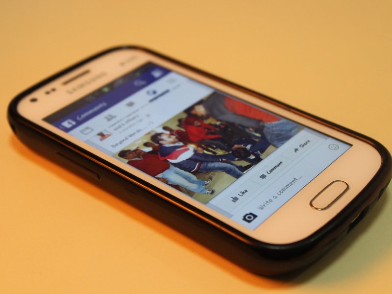 Your Facebook News Feed Will Now Prioritise Friends and Family Over Publishers