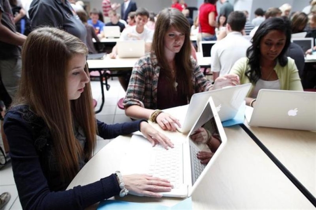 New social networks flourishing on anonymity