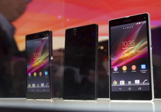 Sony cuts sales target for cameras, smartphones for 2014-15