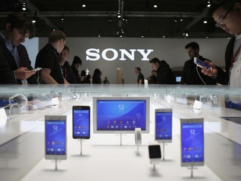 Sony May Consider Options for Smartphone Unit if No Profit Next Year