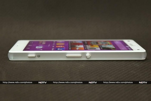 sony_xperia_z3_compact_right_ndtv.jpg